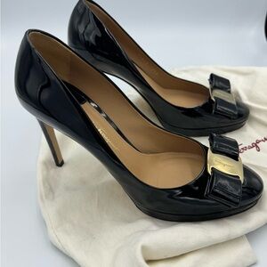 Ferragamo Osimo black patent 10.5cm, US size 7.5